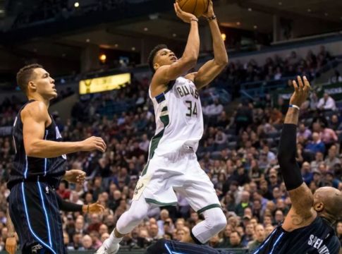 Στο «ρελαντί» ο Γιάννης, επέκτειναν το αήττητο οι Μπακς