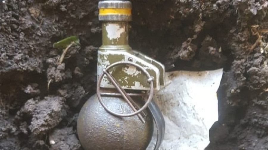 Απίστευτο: Βρήκαν χειροβομβίδα σε γήπεδο!