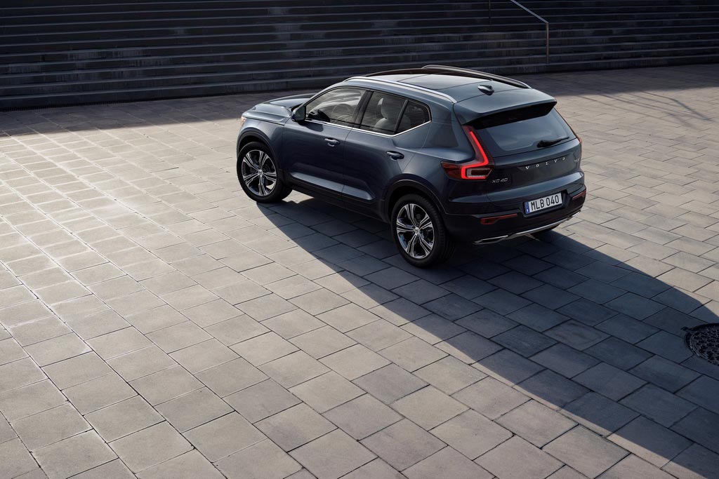 Πρεμιέρα για τα νέα Volvo V60 και XC40