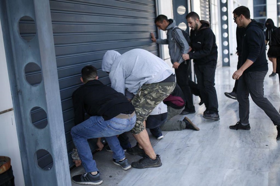 «Ξέφραγο αμπέλι» η χώρα – Εισβολές σε υπουργεία, καταλήψεις, χάος στα νοσοκομεία | to10.gr «Ξέφραγο αμπέλι» η χώρα – Εισβολές σε υπουργεία, καταλήψεις, χάος στα νοσοκομεία | to10.gr