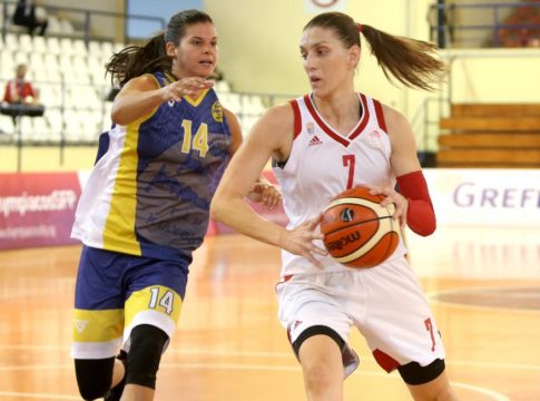 Σπυριδοπούλου: «Το να παίζεις με τέτοιους αντιπάλους είναι εμπειρία ζωής που μόνο ο Ολυμπιακός μπορεί να στη χαρίσει»
