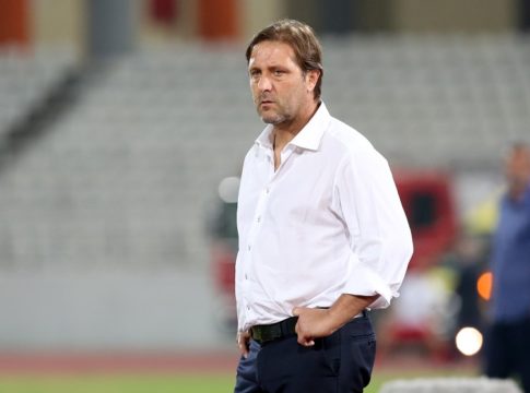 Μαρτίνς: «Μην χάνετε την ψυχραιμία σας, νικήστε και τους διαιτητές»