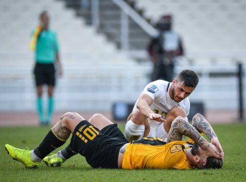 Απέναντι σε Θεούς, Δαίμονες και τον ίδιο τον εαυτό της