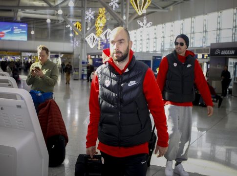 Αναχώρησε η αποστολή του Ολυμπιακού για το Μόναχο
