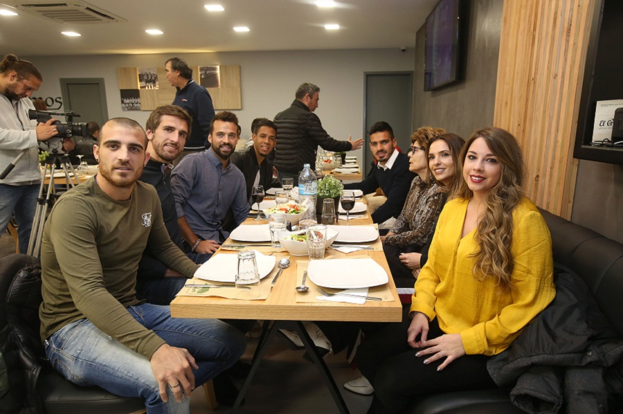 Το δείπνο του Άρη στο «Vamos» (vid)