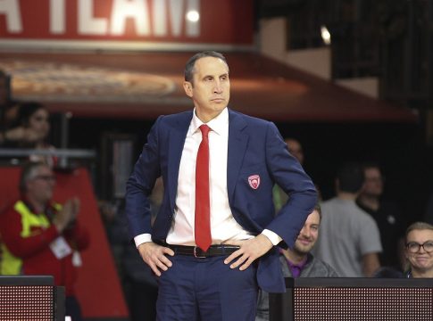 Ολυμπιακός: «Ο κόουτς Μπλατ δεν έχει λογαριασμούς στα social media»