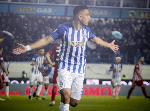 «Σφάζονται»… για τα πόδια του Κουλούρη