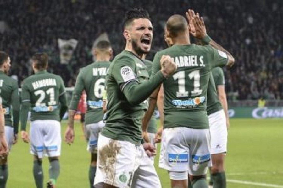 Μισή ντουζίνα και φύγανε τρία…