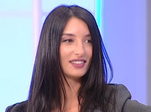 Αφροδίτη Μπάρμπα – σεΐχης : Το μοντέλο του Playboy που έγινε «φυλακισμένη» ενός σεΐχη (vid)