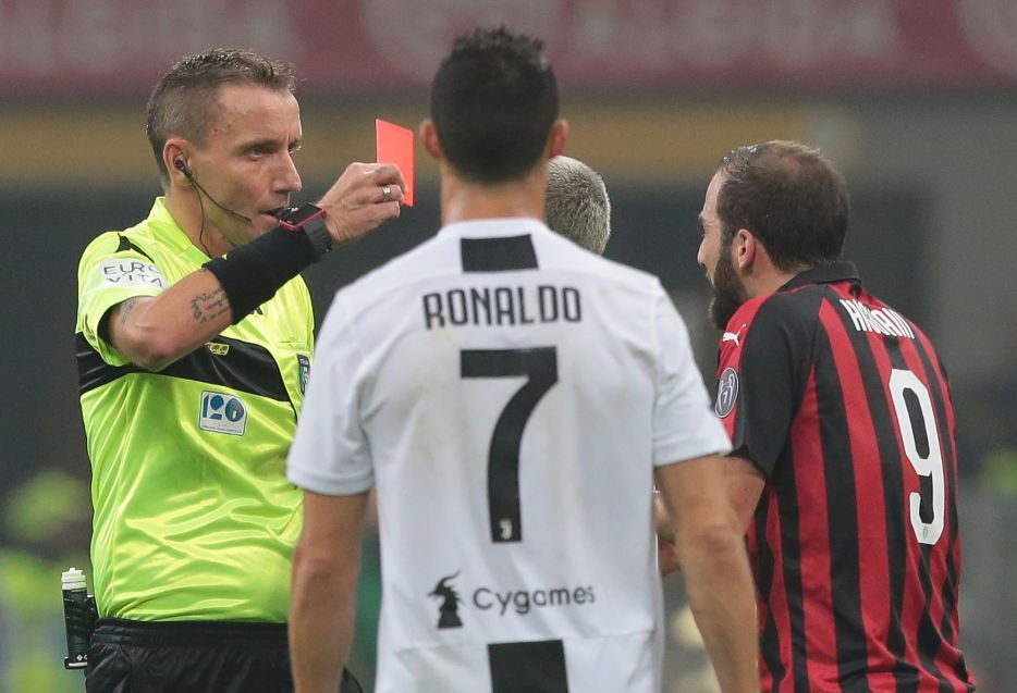 Τιμωρία δύο αγωνιστικών στον Ιγκουαΐν