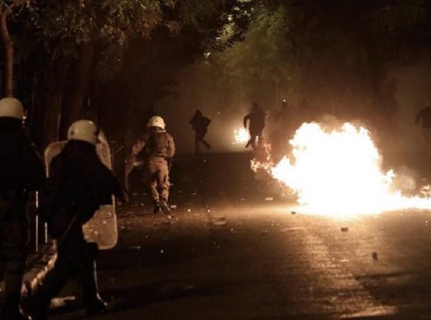 Επεισόδια στην Αλεξάνδρας: Συμπλοκή μεταξύ οπαδών κοντά στο Πεδίον του Άρεως