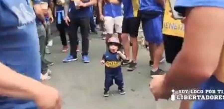 Viral: Το βίντεο που κάνει τον γύρο του κόσμου με τον μικρό οπαδό της Μπόκα Τζούνιορς (vid)