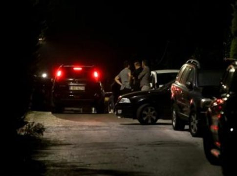 Δολοφονία Γιάννη Μακρή: Καρέ – καρέ η εκτέλεση του 46χρονου επιχειρηματία στη Βούλα (pics)
