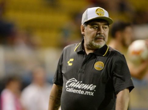 Μαραντόνα: «Βλέπω να πανηγυρίζω για τη Μπόκα»