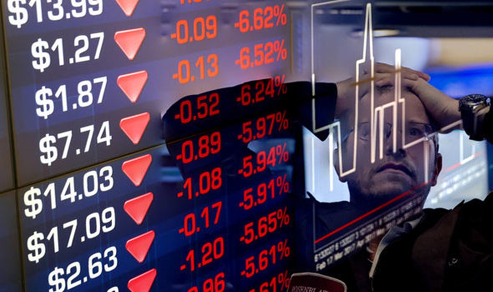Τεχνολογικός «πυρετός» στη Wall Street – «Βουλιάζουν» Apple, Amazon και Facebook