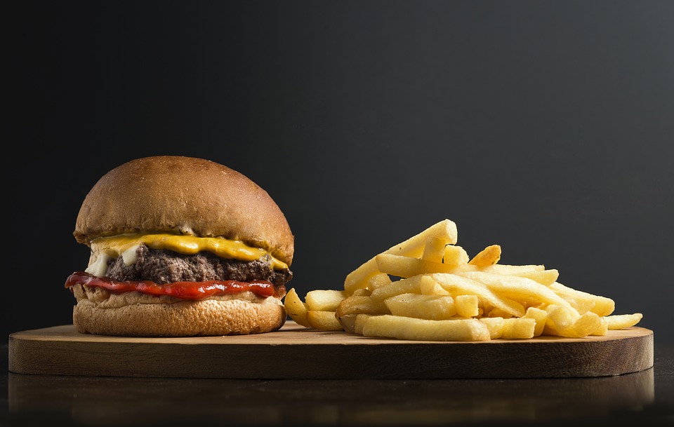 Fast food: Οι μεγαλύτεροι μύθοι που έχουν διαψευσθεί