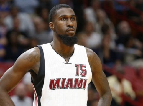 Πάει Ουίζαρντς και όχι Μακάμπι ο Οκάρο Ουάιτ