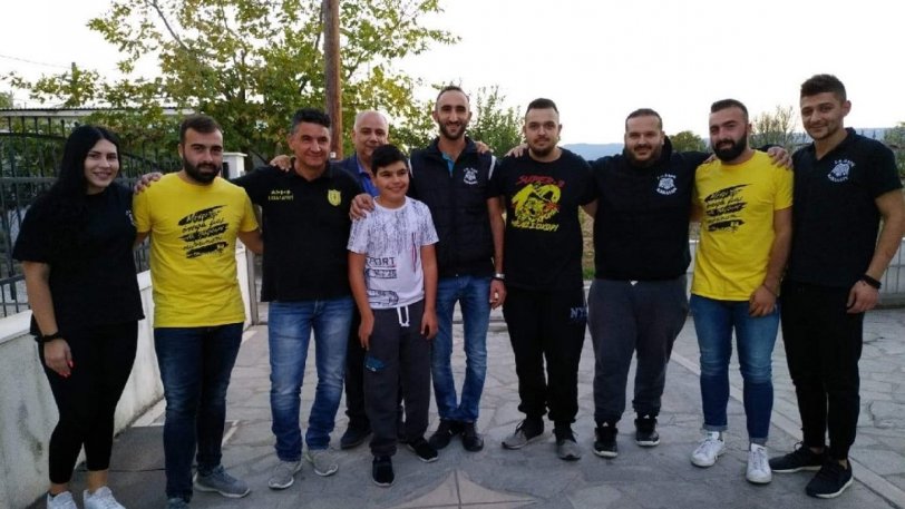 Θρίαμβος της ανθρωπιάς! Επέστρεψε σιδερένιος ο 13χρονος που «ένωσε» τους φιλάθλους Άρη-ΠΑΟΚ!