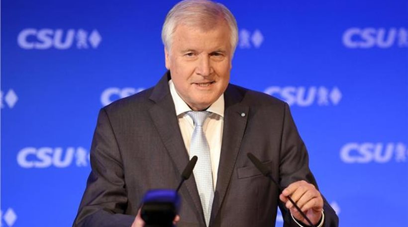 Την παραίτησή του από την ηγεσία του CSU προανήγγειλε ο Ζεεχόφερ