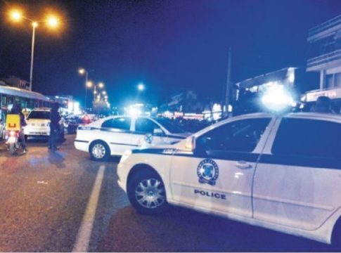 «Γάζωσαν» με καλάσνικοφ αυτοκίνητο στο κέντρο της Αθήνας