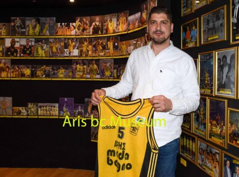 Ο Λιαδέλης, η βαριά φανέλα του Γιαννάκη και το ντέρμπι με τον ΠΑΟΚ