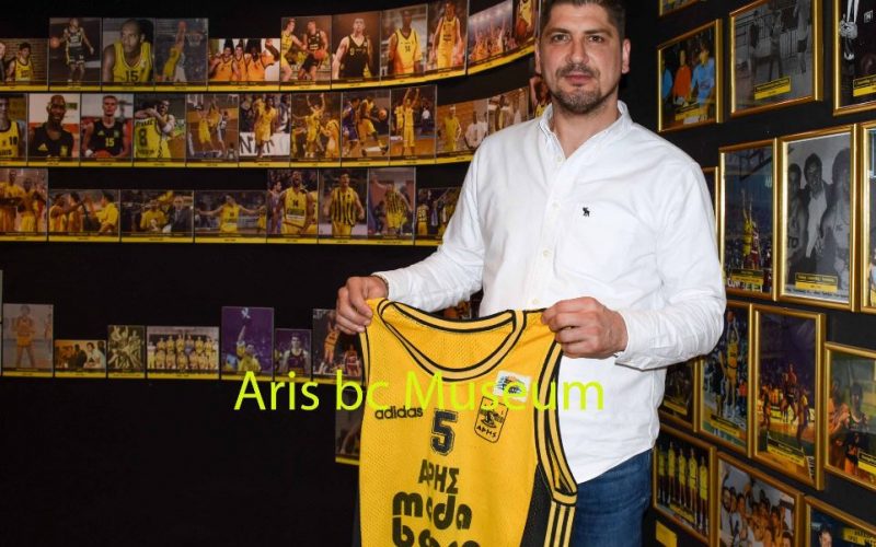 Ο Λιαδέλης, η βαριά φανέλα του Γιαννάκη και το ντέρμπι με τον ΠΑΟΚ