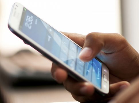 Κινητά: Πέντε επικίνδυνες εφαρμογές που έχουμε όλοι και πρέπει να σβήσουμε άμεσα
