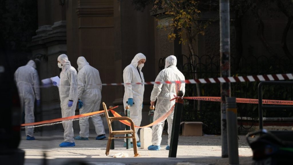 Βόμβα στο Κολωνάκι: «Πρόβα» για μεγαλύτερο χτύπημα βλέπουν οι Αρχές (pics&vids)