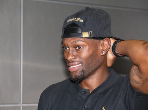 Ο Γκάρι Μπελ παρέλαβε το νέο του αυτοκίνητο (pic)