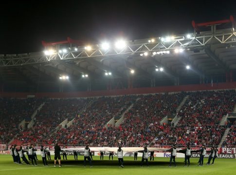 Ολυμπιακός: «Είσαι στο μυαλό κάτι μαγικό» (vid)