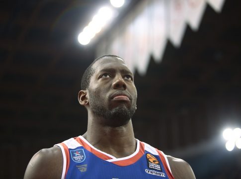 Πήρε το ντέρμπι και «σκαρφάλωσε» στη 2η θέση η Εφές