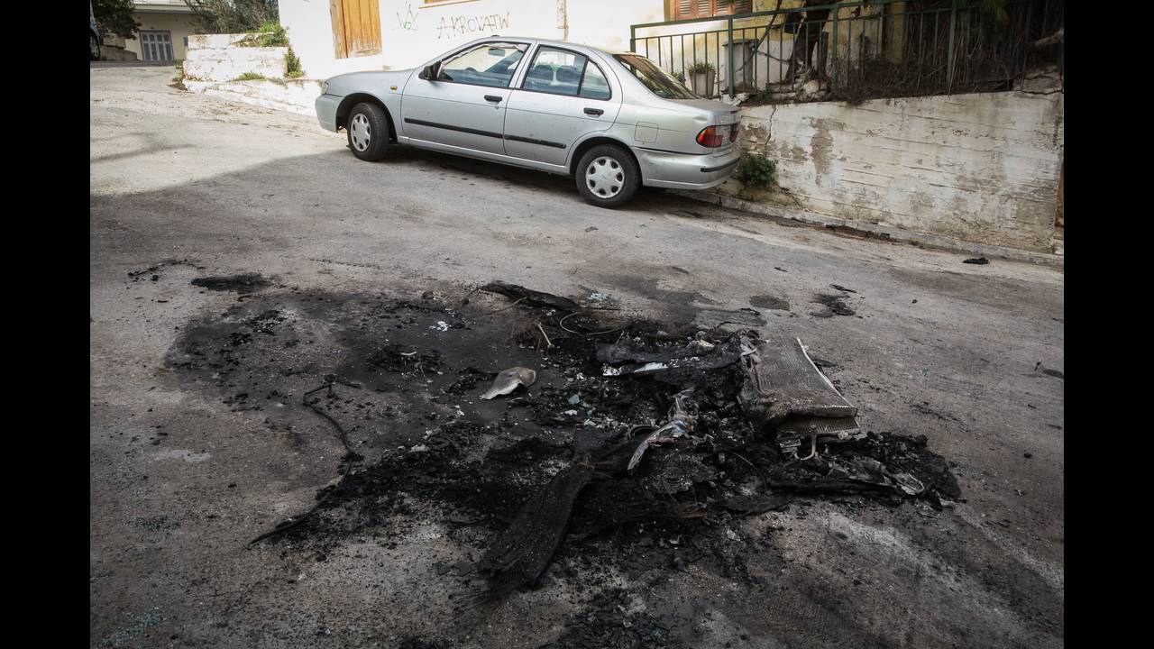 Κλεμμένο το αυτοκίνητο που βρέθηκε καμένο μετά την έκρηξη στον ΣΚΑΪ