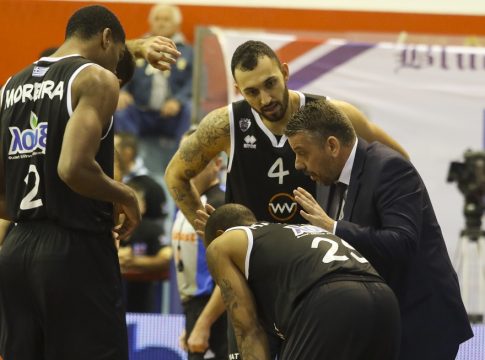 Παπαθεοδώρου: «Ξεπεράσαμε τα προβλήματα και κερδίσαμε σε μια δύσκολη έδρα»