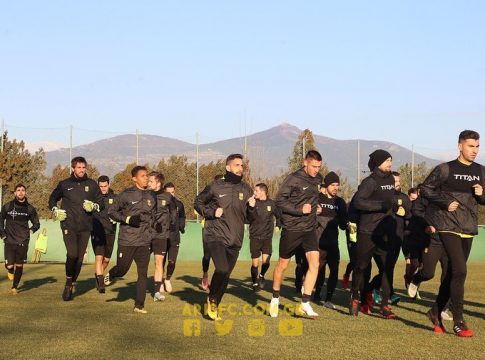 Αρης: Ατομικό ο Βέλεθ, δεν πήγε στην προπόνηση ο Καρυπίδης