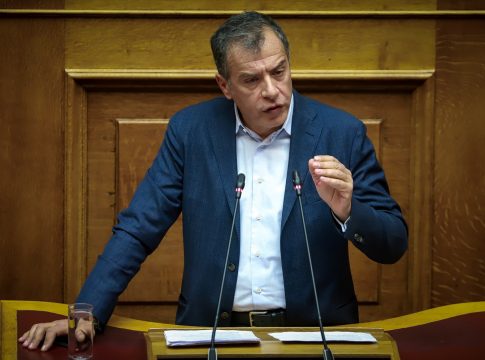 Θεοδωράκης: Η ρητορική βίας δεν μπορεί να είναι η γλώσσα της σύγχρονης πολιτικής