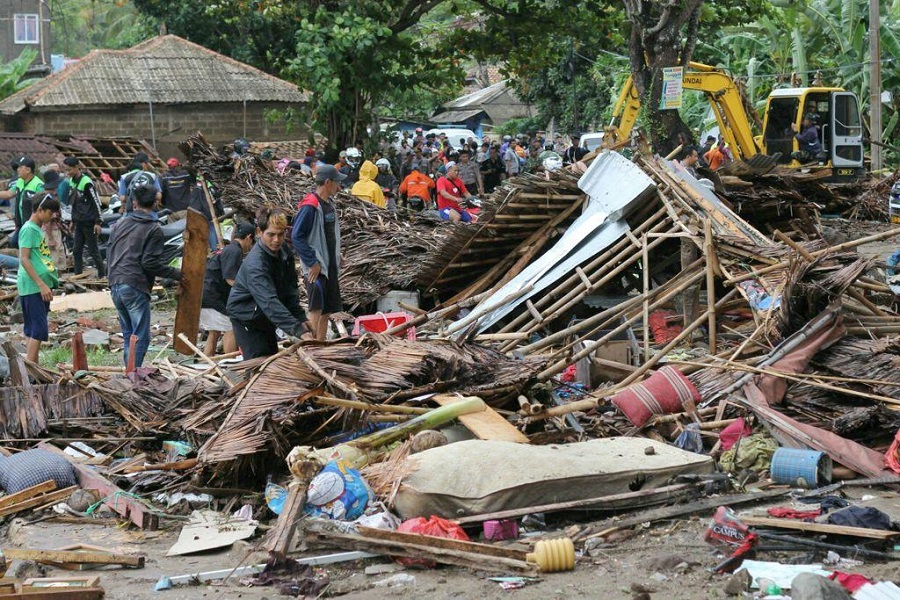 Φονικό τσουνάμι στην Ινδονησία: 62 νεκροί και εκατοντάδες τραυματίες