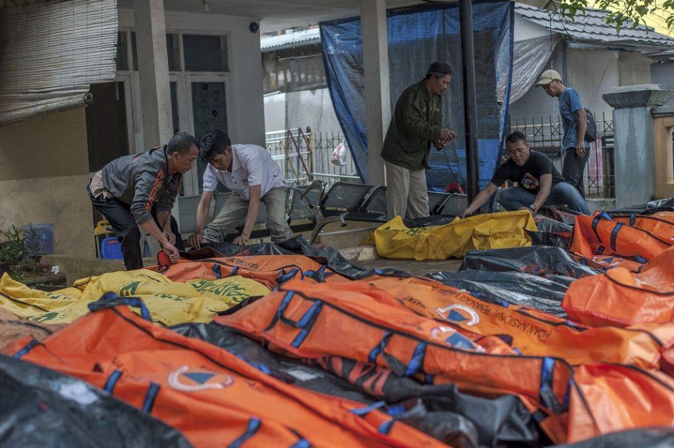 Τσουνάμι Ινδονησία : 222 νεκροί, 745 τραυματίες, εικόνες καταστροφής