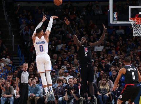 Τζορτζ και Γουέστμπρουκ «χόρεψαν» τους Κλίπερς (vid)