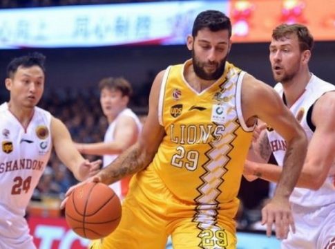 Μεγάλη εμφάνιση από τον Μπουρούση με 6 τρίποντα και 22 πόντους