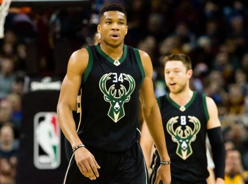 Το κάρφωμα του Αντετοκούνμπο στη μούρη του Γκρίφιν (vid)