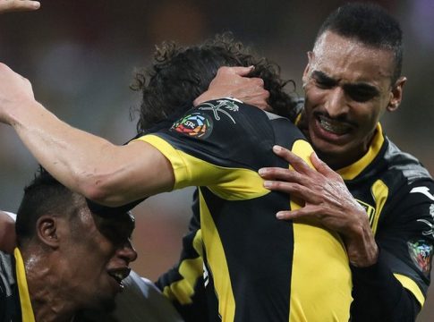 Στενεύει ο κλοιός