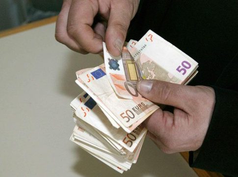 «Άφαντοι» έγιναν 400.000 φιλοξενούμενοι από τις δηλώσεις