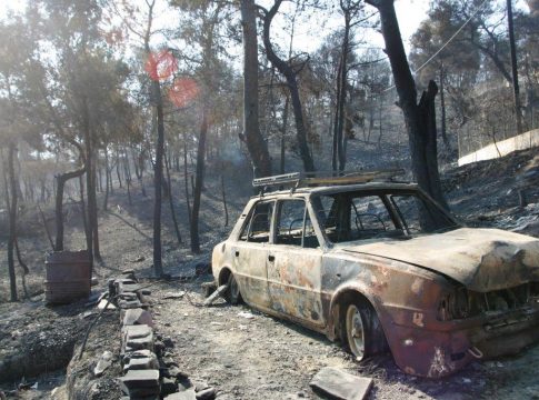 Πυρκαγιά στο Μάτι: Κάηκε στην προσπάθεια να σώσει τον εγγονό του