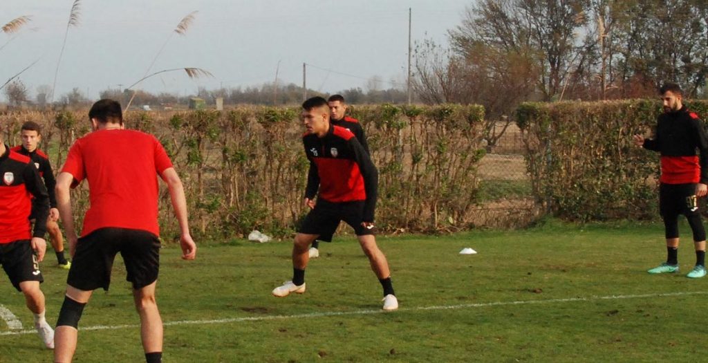 Νοκ άουτ για το ματς με Ολυμπιακό Ντε Λούκας και Φασίδης