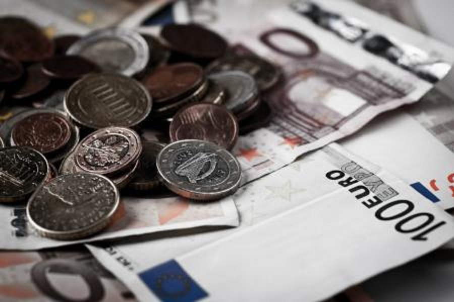 Αυξήσεις μισθών: Νέα δεδομένα για 780.000 εργαζόμενους
