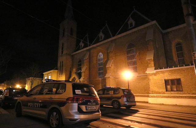 Ένοπλη ληστεία σε εκκλησία στη Βιέννη- Αναφορές για τραυματίες