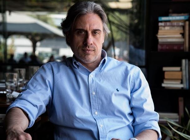 Επικός Χατζηγεωργίου: Έμεινε ανοιχτό το μικρόφωνο και είπε… ατακάρες (vid) | to10.gr Επικός Χατζηγεωργίου: Έμεινε ανοιχτό το μικρόφωνο και είπε… ατακάρες (vid) | to10.gr