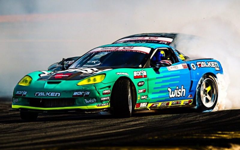 Drifting με 1000 ίππους στους ρυθμούς του Ζορμπά! (vid)