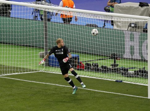 Το «χρυσό βατόμουρο» στον Λορίς Κάριους