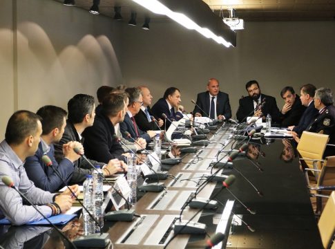 Ξεκίνησε η συνάντηση των διαιτητών με ΕΠΟ και Βασιλειάδη